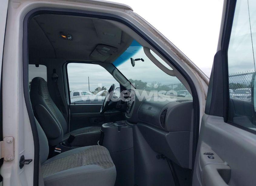 Photo 5 of 2004 Ford E-350 SUPER DUTY XL/XLT (VIN 1FBSS31L74HA31495)