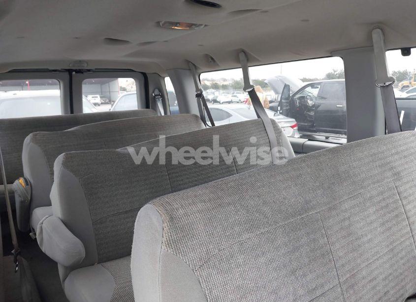 Photo 8 of 2004 Ford E-350 SUPER DUTY XL/XLT (VIN 1FBSS31L74HA31495)