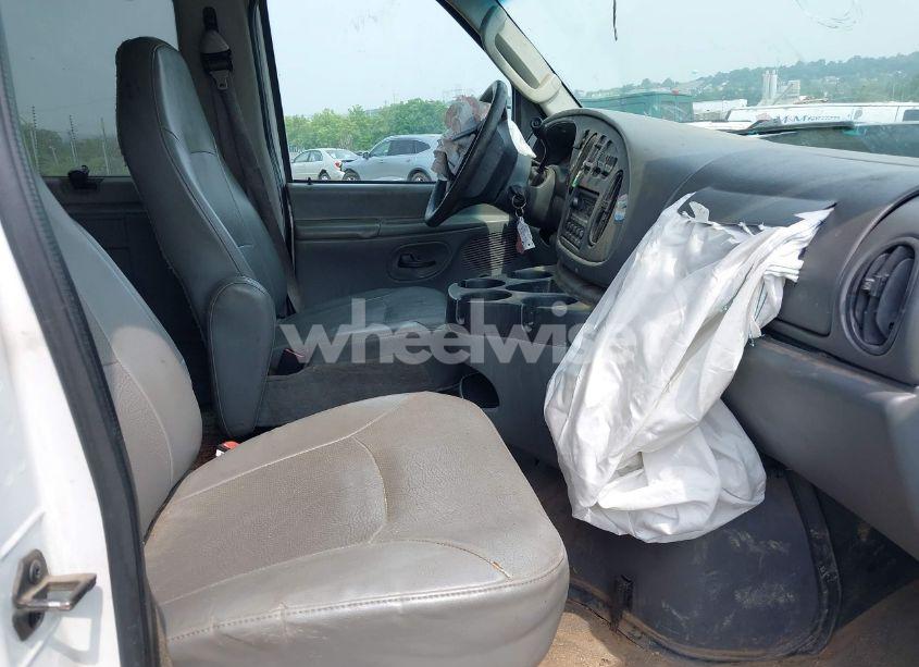 Photo 5 of 2006 Ford E-350 SUPER DUTY XL/XLT (VIN 1FBSS31L76DA90525)