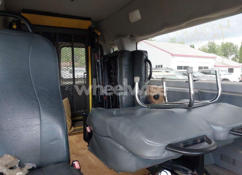 Photo 8 of 2006 Ford E-350 SUPER DUTY XL/XLT (VIN 1FBSS31L86HA07841)