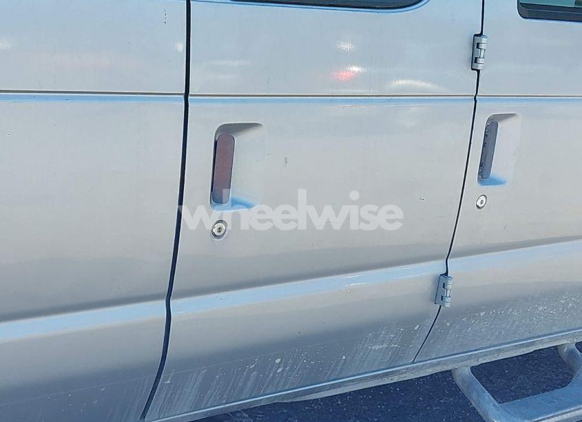 Photo 6 of 1999 Ford E-350 SUPER DUTY XL/XLT (VIN 1FBSS31S1XHC00521)