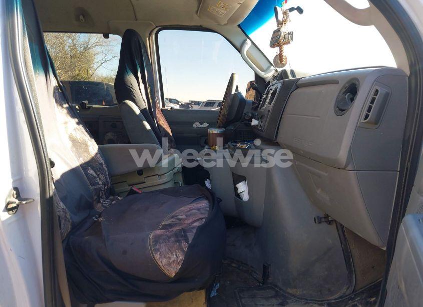 Photo 5 of 2013 Ford E-350 SUPER DUTY XLT (VIN 1FBSS3BL1DDA59086)