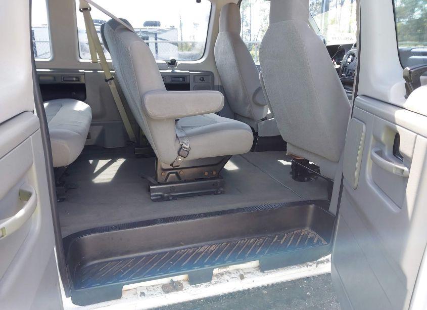 Photo 8 of 2010 Ford E-350 SUPER DUTY XL/XLT (VIN 1FBSS3BL3ADA62213)