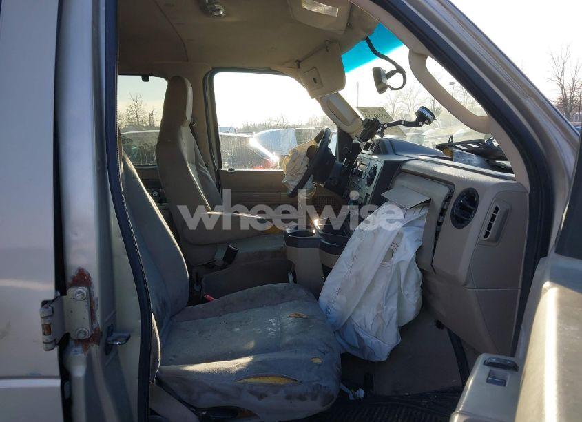 Photo 5 of 2014 Ford E-350 SUPER DUTY XLT (VIN 1FBSS3BL3EDB00299)