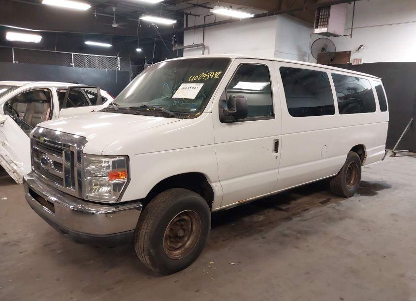 Photo 2 of 2013 Ford E-350 SUPER DUTY XLT (VIN 1FBSS3BL6DDA00986)