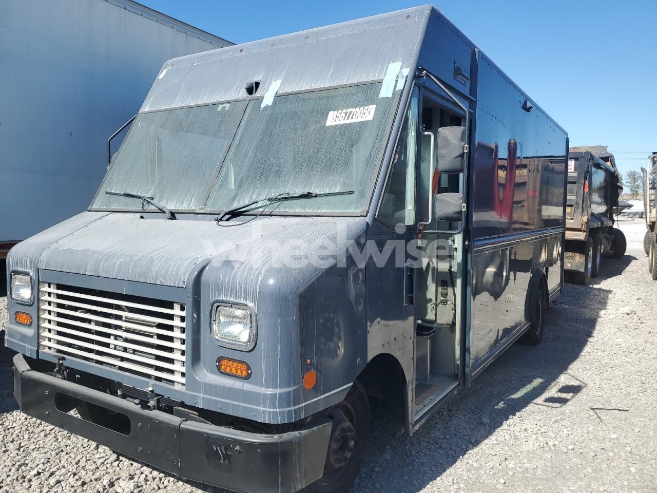 Photo 2 of 2019 FORD E450 DELIVERY TRUCK (VIN 1FC3E4K69KDC48945)