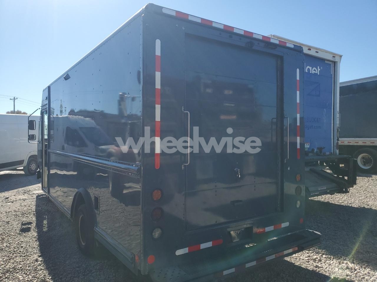 Photo 3 of 2019 FORD E450 DELIVERY TRUCK (VIN 1FC3E4K69KDC48945)