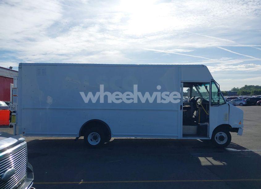 Photo 13 of 2016 Ford E-450 STRIPPED (VIN 1FC3E4KL8GDC21796)