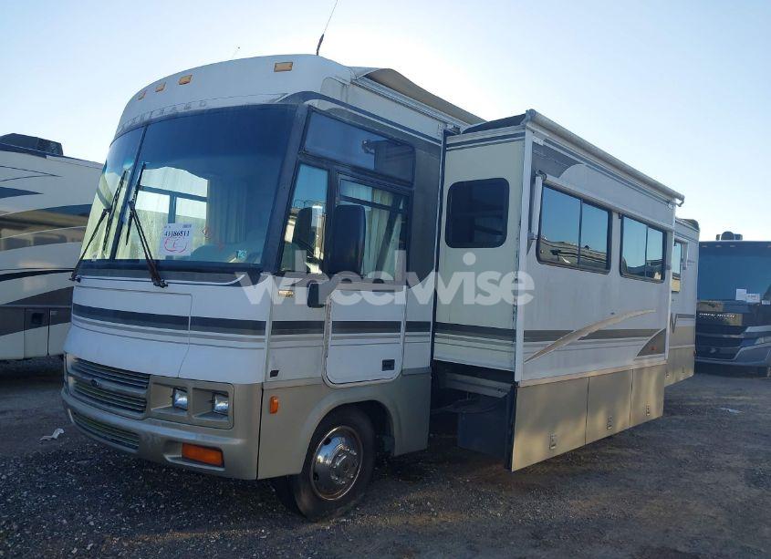 Photo 2 of 2001 Ford F550 SUPER DUTY STRIPPED CHASS (VIN 1FCNF53S310A04513)