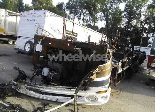 Photo 2 of 2003 Ford F550 SUPER DUTY STRIPPED CHASS (VIN 1FCNF53S330A06930)