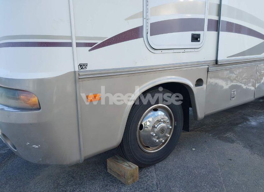 Photo 6 of 2002 Ford F550 SUPER DUTY STRIPPED CHASS (VIN 1FCNF53S420A09964)