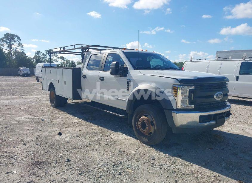 2019 Ford F-450 CHASSIS XL (VIN 1FD0W4GT1KEF89860) main photo