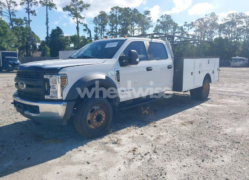 Photo 2 of 2019 Ford F-450 CHASSIS XL (VIN 1FD0W4GT1KEF89860)