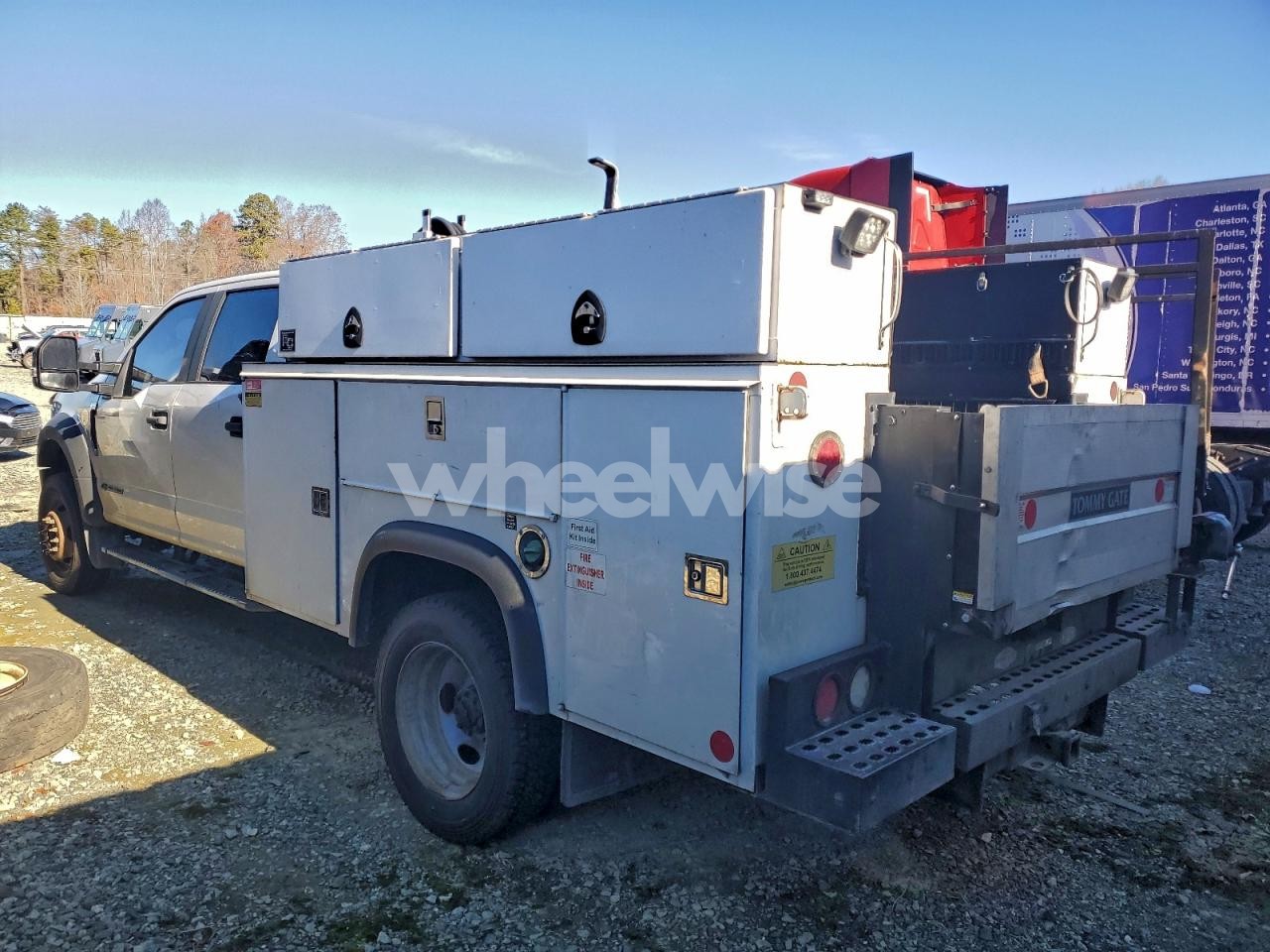 Photo 2 of 2019 FORD F450 SUPER DUTY UTILITY / SERVICE TRUCK (VIN 1FD0W4HT2KEC46716)