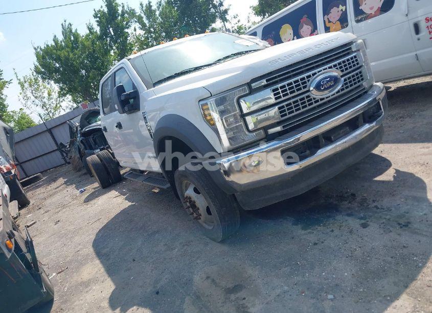 2019 Ford F-550 CHASSIS XL (VIN 1FD0W5HT0KEG70904) main photo
