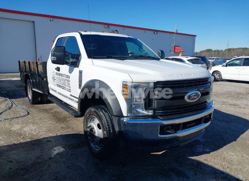 2019 Ford F-450 CHASSIS XL (VIN 1FD0X4HT7KEC31268) main photo