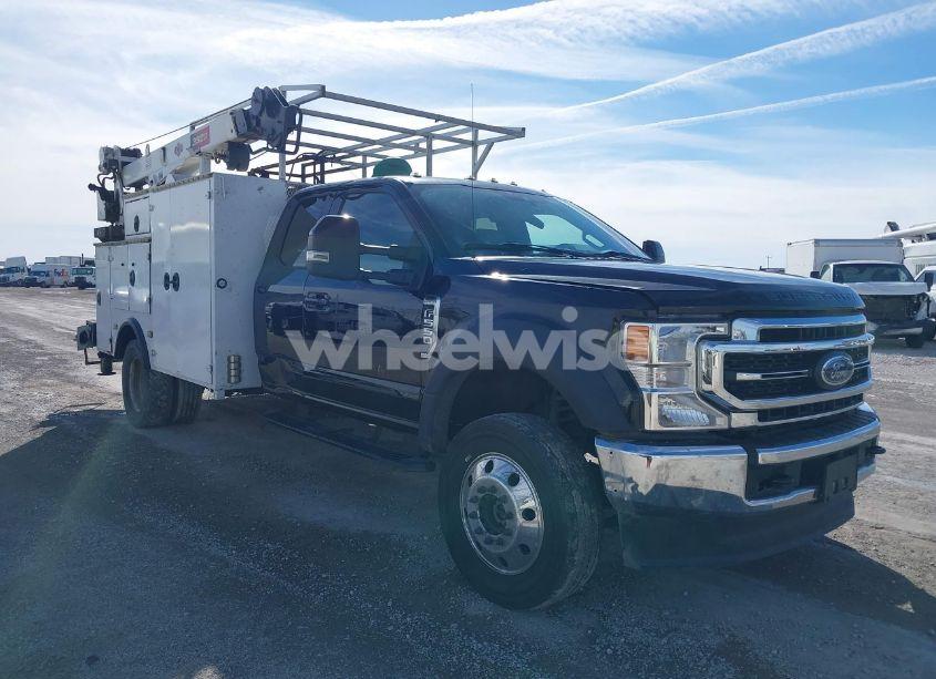 Photo 2 of 2020 Ford F-550 CHASSIS LARIAT (VIN 1FD0X5HNXLEC40118)