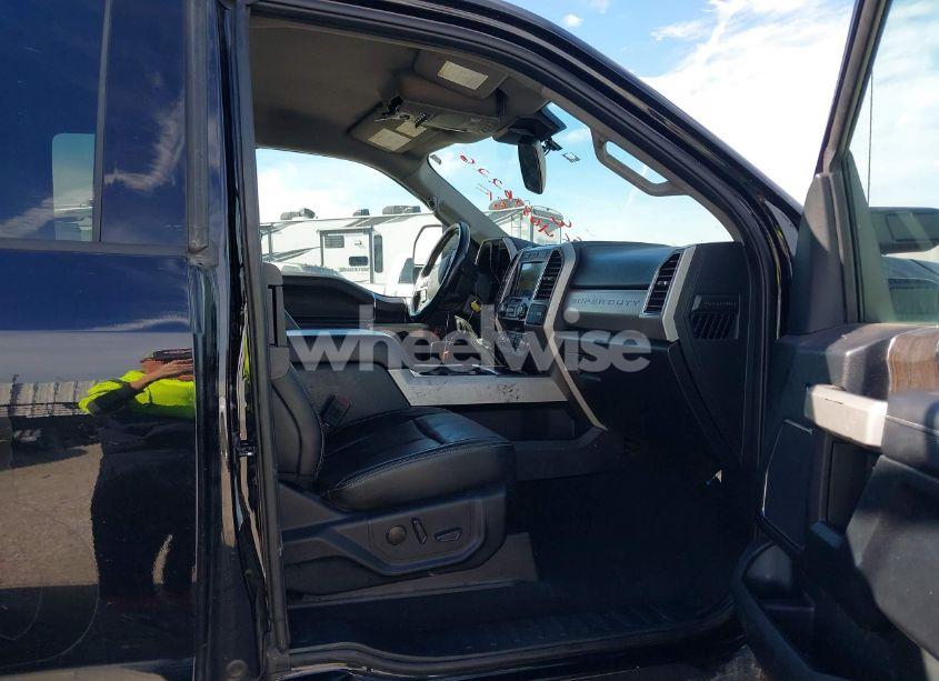 Photo 5 of 2020 Ford F-550 CHASSIS LARIAT (VIN 1FD0X5HNXLEC40118)