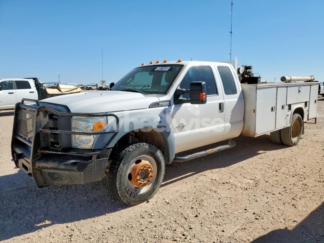 2015 FORD F550 SUPER DUTY UTILITY / SERVICE TRUCK (VIN 1FD0X5HT1FEB82547) main photo