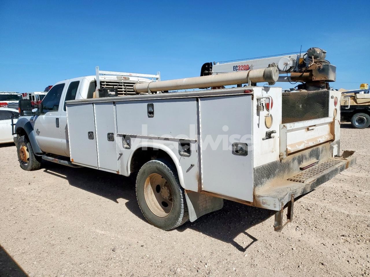 Photo 2 of 2015 FORD F550 SUPER DUTY UTILITY / SERVICE TRUCK (VIN 1FD0X5HT1FEB82547)