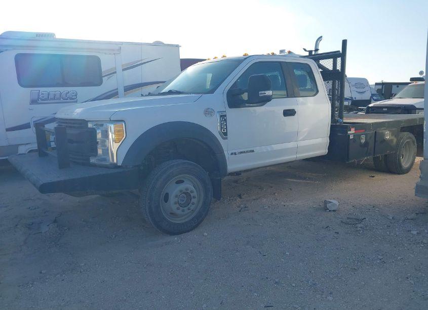 Photo 2 of 2017 Ford F-550 CHASSIS XL (VIN 1FD0X5HT1HEC86944)
