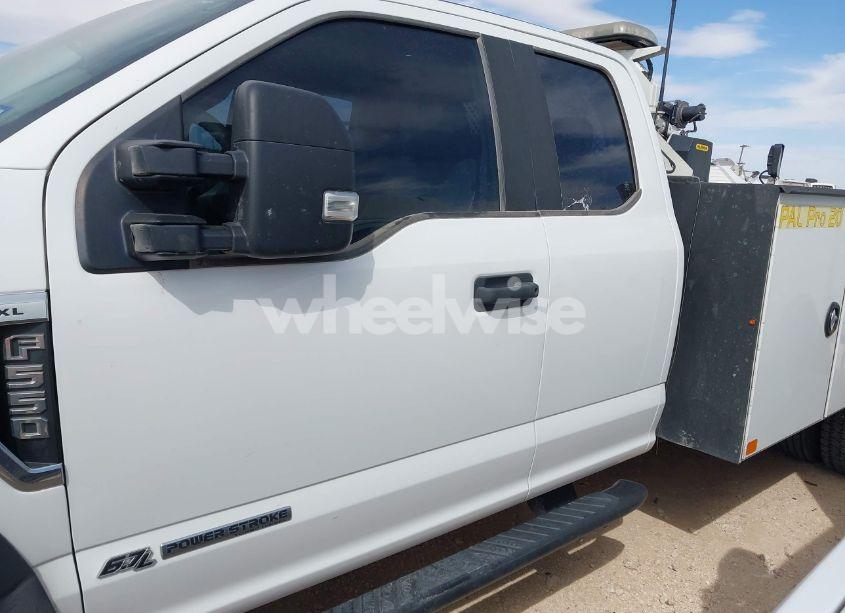 Photo 13 of 2020 Ford F-550 CHASSIS XL (VIN 1FD0X5HT2LEE88328)