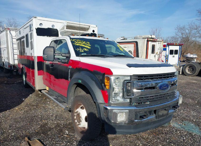 2017 Ford F-550 CHASSIS XLT (VIN 1FD0X5HT7HEB54397) main photo