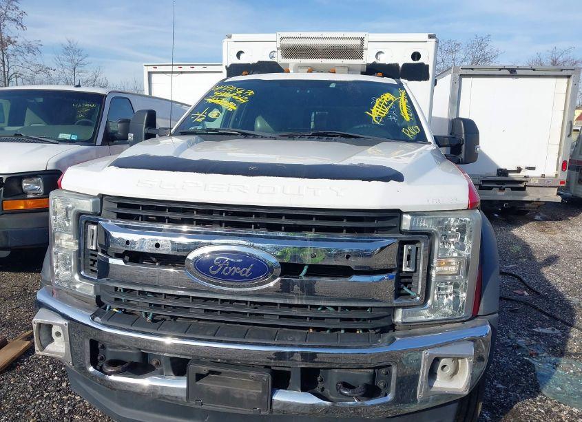 Photo 11 of 2017 Ford F-550 CHASSIS XLT (VIN 1FD0X5HT7HEB54397)