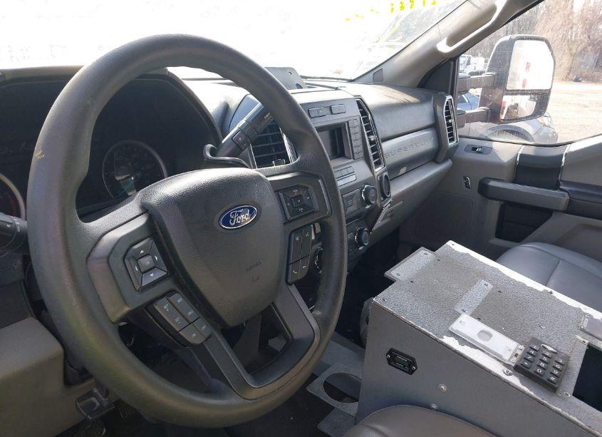 Photo 7 of 2017 Ford F-550 CHASSIS XLT (VIN 1FD0X5HT7HEB54397)