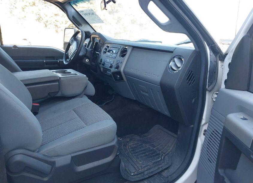 Photo 5 of 2016 Ford F-550 CHASSIS XLT (VIN 1FD0X5HY3GEB17115)