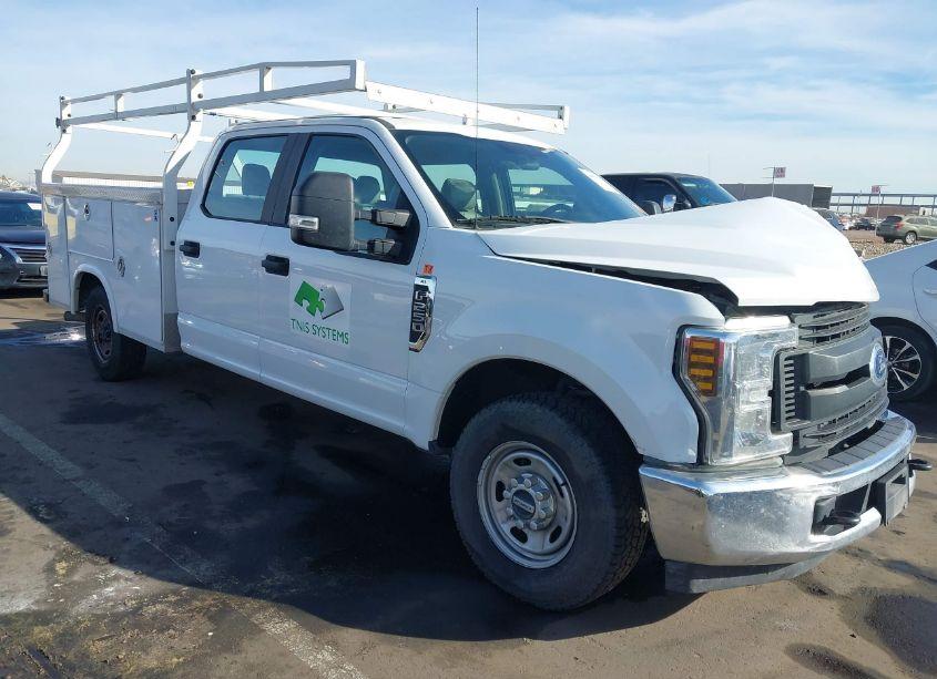 2019 Ford F-250 XL (VIN 1FD7W2A62KEF04577) main photo