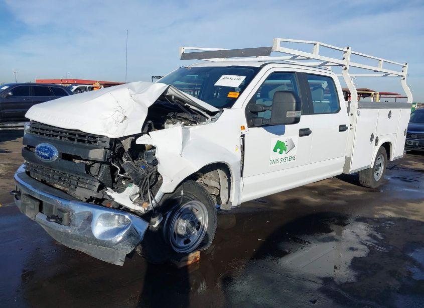 Photo 2 of 2019 Ford F-250 XL (VIN 1FD7W2A62KEF04577)