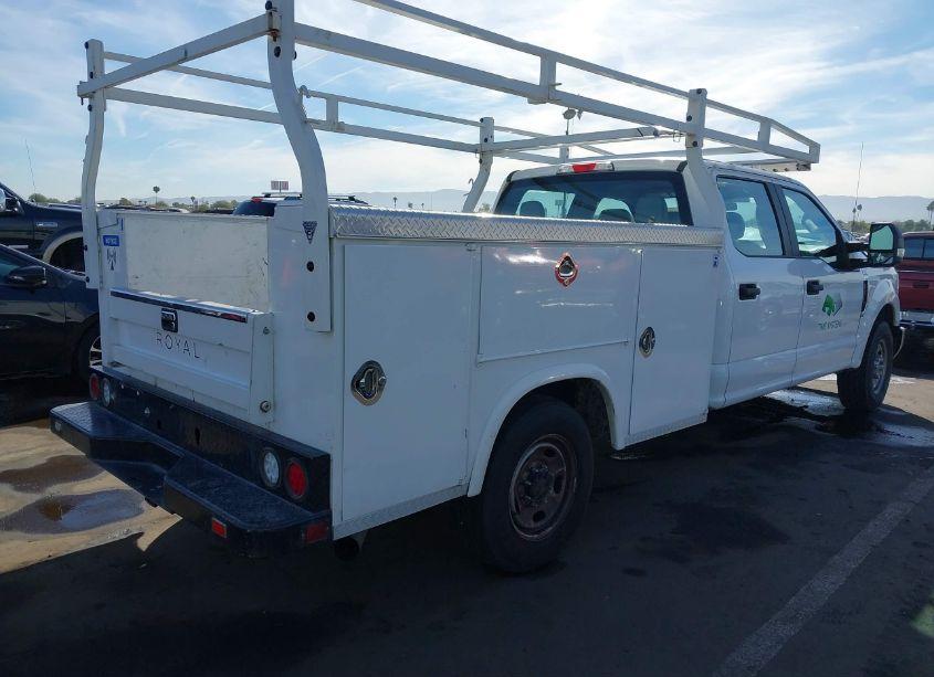 Photo 4 of 2019 Ford F-250 XL (VIN 1FD7W2A62KEF04577)