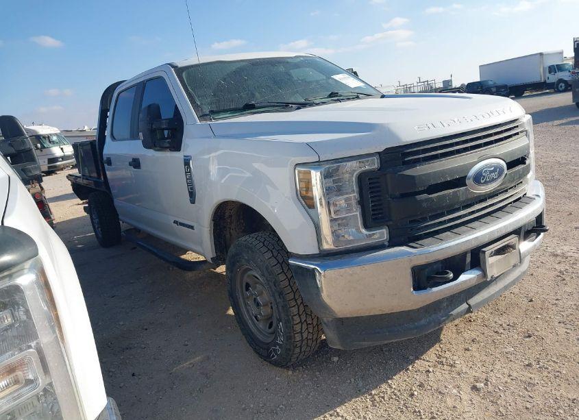 2019 Ford F-250 XL (VIN 1FD7W2BT0KEF53104) main photo