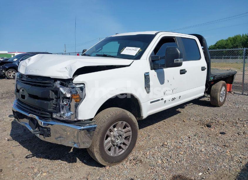 Photo 2 of 2019 Ford F-250 XL (VIN 1FD7W2BT3KEE14424)