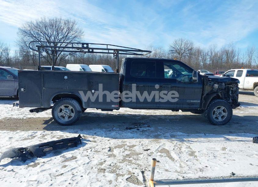 Photo 14 of 2017 Ford F-350 CHASSIS XLT (VIN 1FD7W3FT2HEE82917)