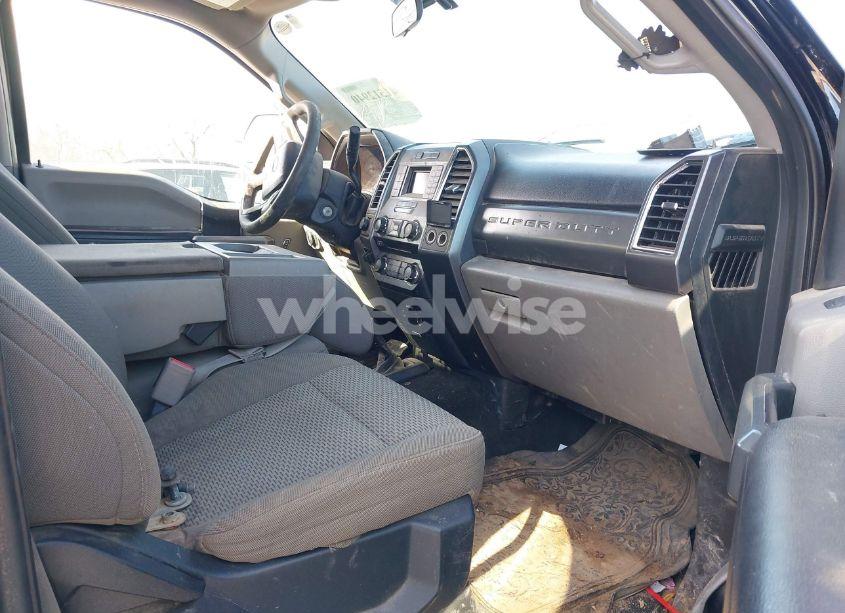 Photo 5 of 2017 Ford F-350 CHASSIS XLT (VIN 1FD7W3FT2HEE82917)