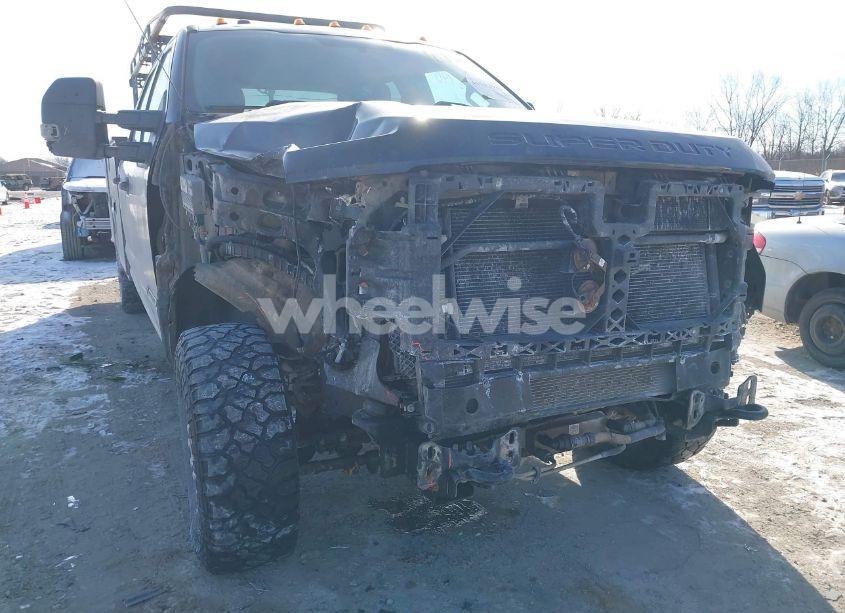 Photo 6 of 2017 Ford F-350 CHASSIS XLT (VIN 1FD7W3FT2HEE82917)