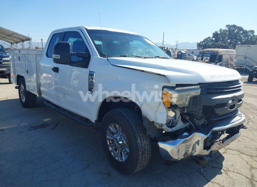 2017 Ford F-250 XL (VIN 1FD7X2A62HEB54633) main photo