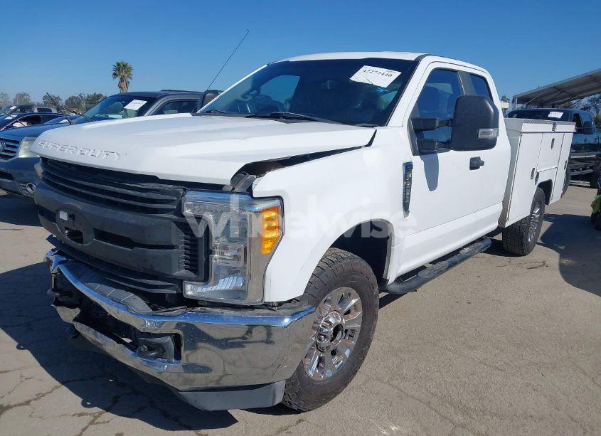 Photo 2 of 2017 Ford F-250 XL (VIN 1FD7X2A62HEB54633)