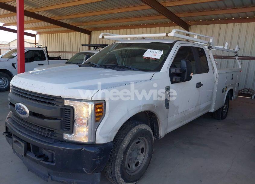 Photo 2 of 2019 Ford F-250 XL (VIN 1FD7X2A62KED56606)