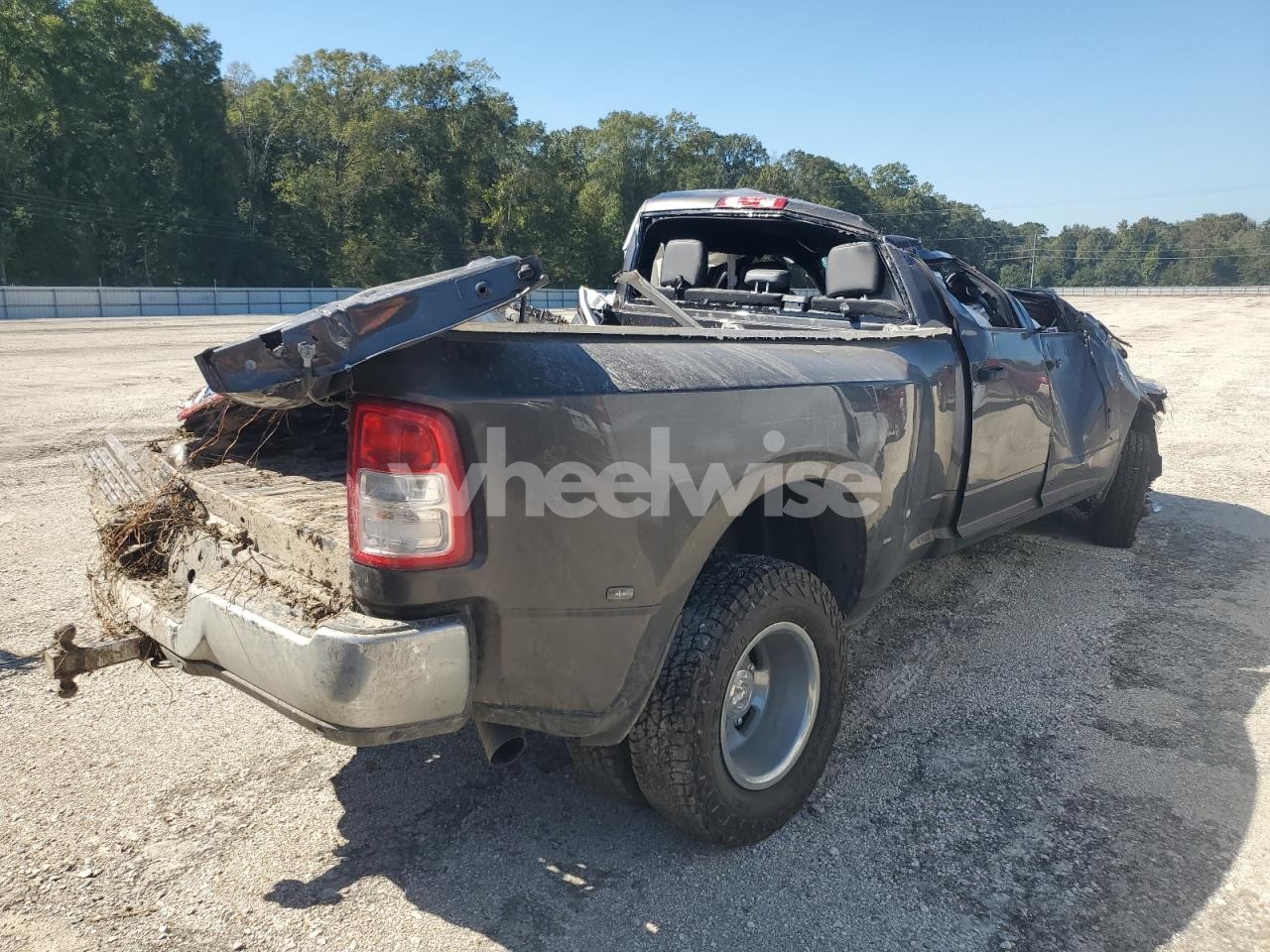 Photo 3 of 2024 RAM 3500 TRADESMAN (VIN 1FD7X2A63GED44780)