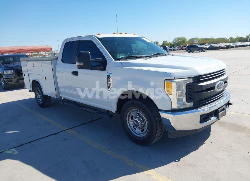 2017 Ford F-250 XL (VIN 1FD7X2A65HED73084) main photo