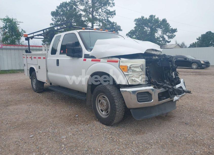 2015 Ford F-250 XL (VIN 1FD7X2B6XFEB07605) main photo