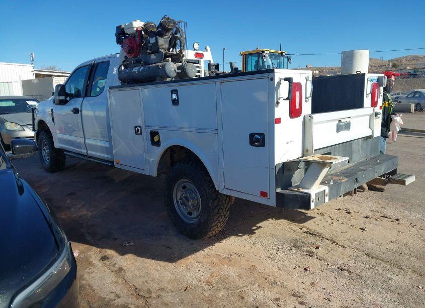 Photo 3 of 2019 Ford F-350 XL (VIN 1FD7X3B68KEC60063)