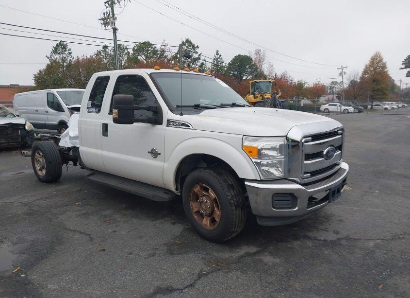 2014 Ford F-350 CHASSIS XLT (VIN 1FD7X3ET7EEB28756) main photo