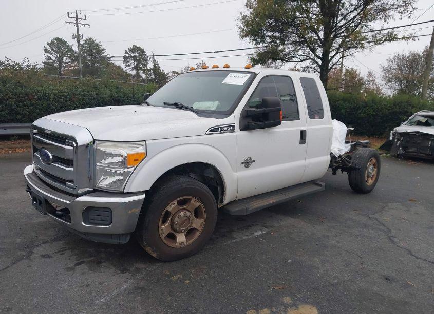 Photo 2 of 2014 Ford F-350 CHASSIS XLT (VIN 1FD7X3ET7EEB28756)