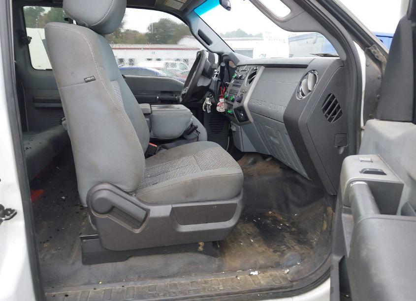 Photo 5 of 2014 Ford F-350 CHASSIS XLT (VIN 1FD7X3ET7EEB28756)