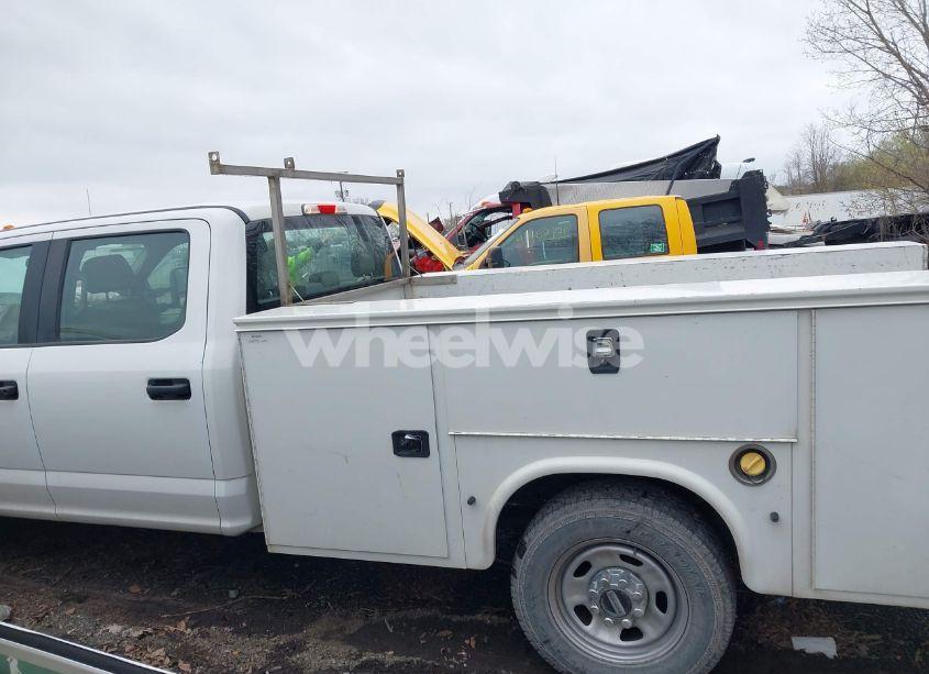 Photo 14 of 2019 Ford F-350 CHASSIS XL (VIN 1FD8W3E68KEG58778)