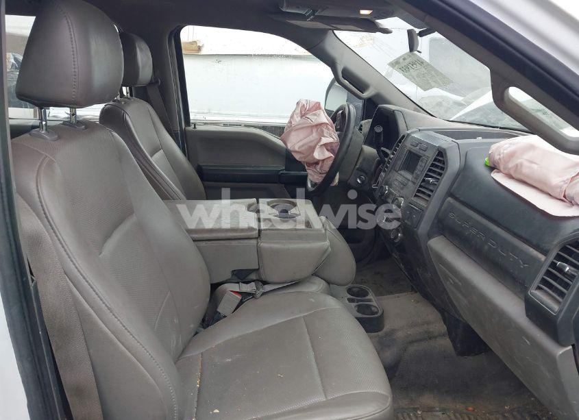 Photo 5 of 2019 Ford F-350 CHASSIS XL (VIN 1FD8W3E68KEG58778)